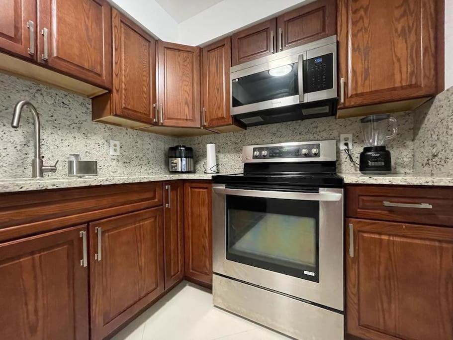 Villa Stylish 3/2 Getaway! Near Theme Parks! à Lakeland Extérieur photo