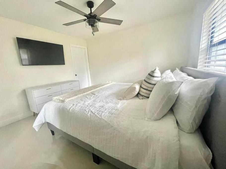 Villa Stylish 3/2 Getaway! Near Theme Parks! à Lakeland Extérieur photo